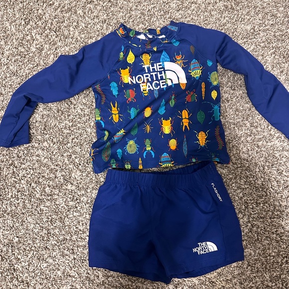 The North Face Kids Colorful Bug Rashguard Set - Picture 1 of 2